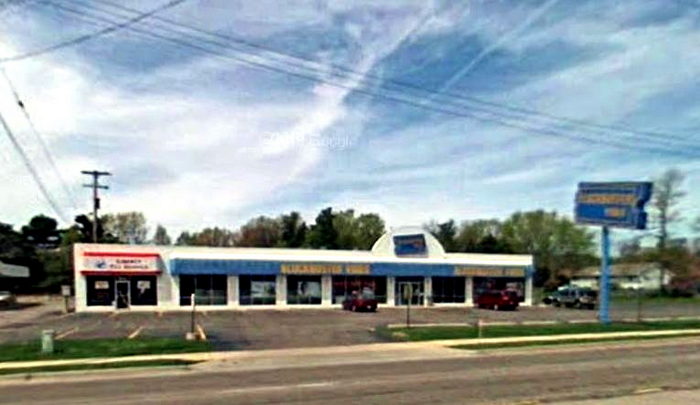 Blockbuster Video - Kalamazoo - 4308 S Westnedge Ave (newer photo)